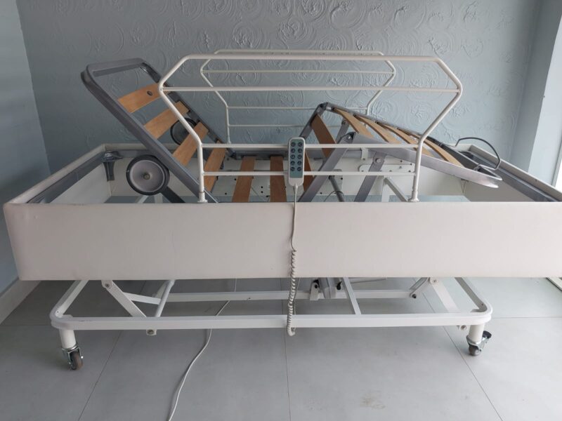 Camas hospitalares usadas para venda